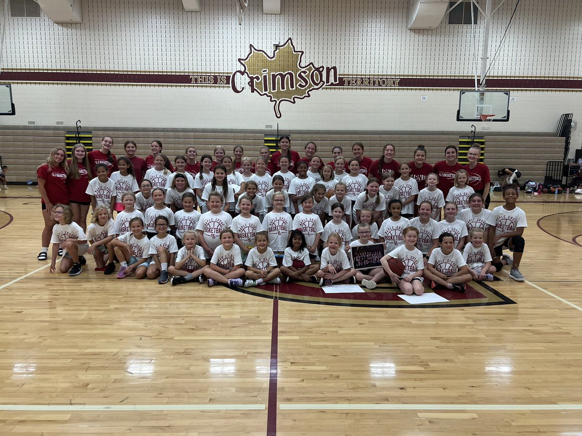 MGGirlshoops's tweet photo. Another AMAZING week of youth camp in the books!!! 🏀🍁 #CrimsonFamily #leafbuds https://t.co/lBYtoSdv9T