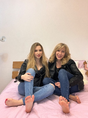 queendianafeet's tweet photo. I just received BUY MY MOM A PRESENT 😍 from Anonymous via Throne. Thank you! https://t.co/lJrjzjOq52 #Wishlist #Throne https://t.co/sIkuLmgof3