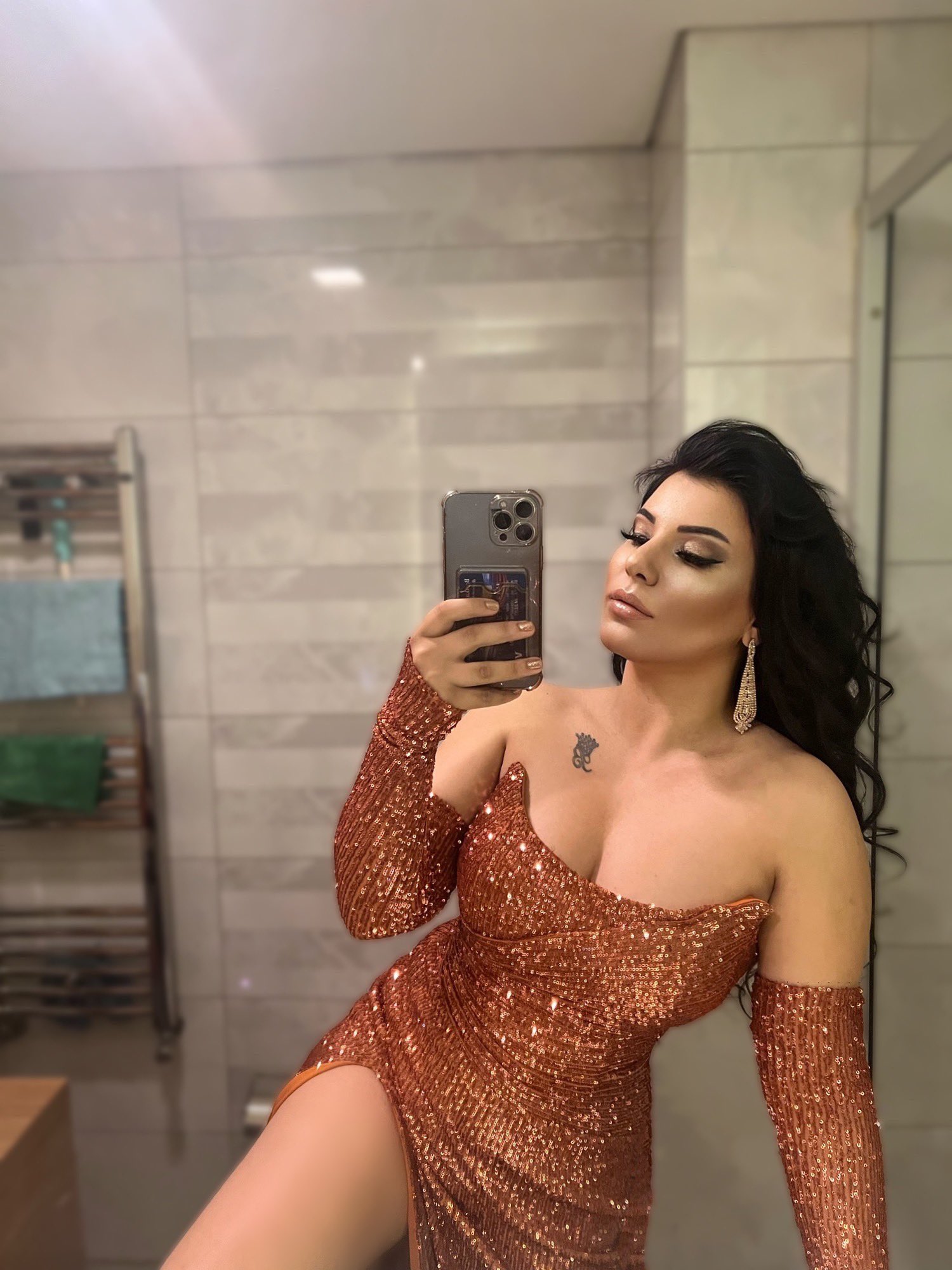 BESTE BARKUT on X: Taklit etmeyi deneme, işe yaramaz . Kendi farkında  değil ama idolü oluyorum . Çatt çattt 😉 t.cobtmTn0lr2w  X