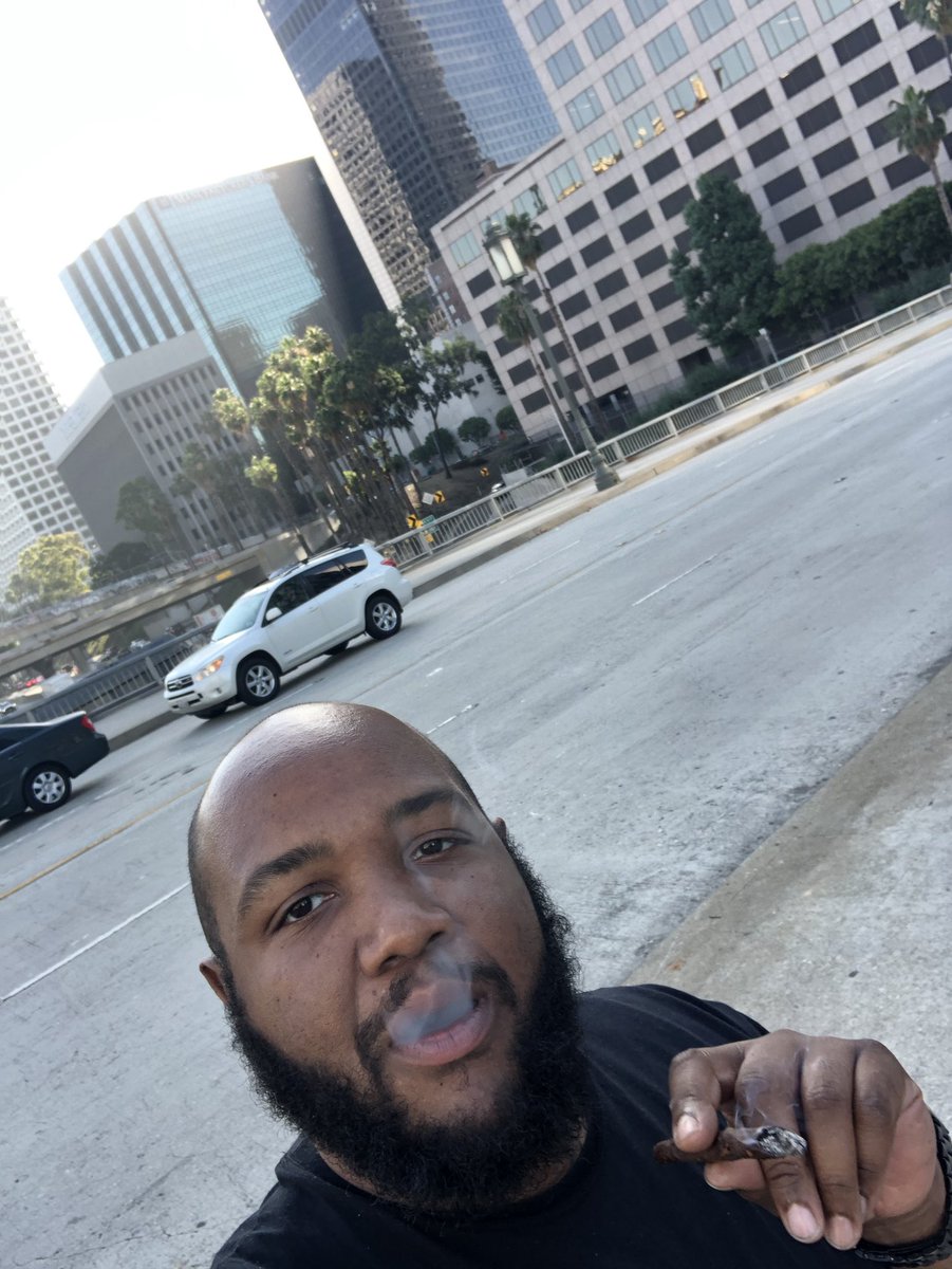 DaRealFacer's tweet photo. California Breeze https://t.co/fVsdOPDxa3