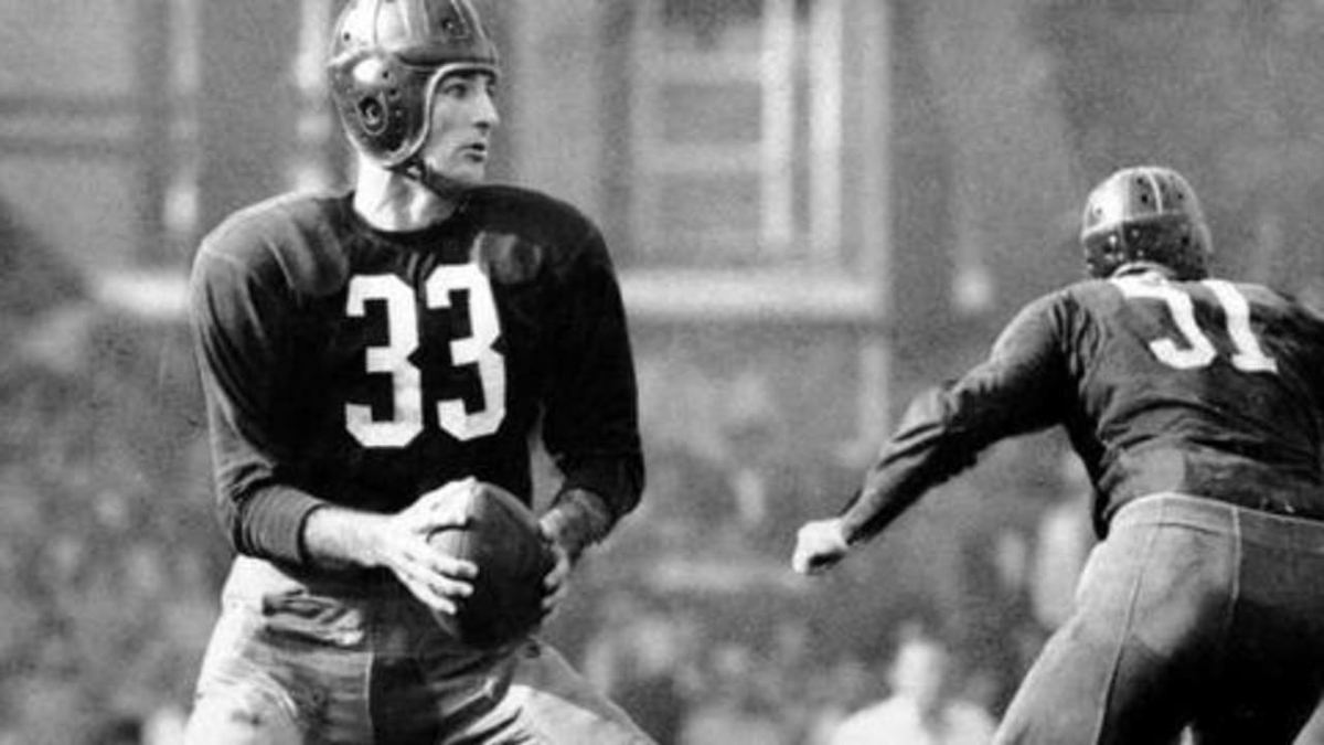 JimIrsay's tweet photo. A man who doesn't get the hype he deserves is the late  SAMMY BAUGH. Dominant, in passing AND punting, practically invented the passing game, RARELY didn't lead the League in SOMETHING in each of his 16 seasons.  Avgd. 51 yds per punt in '45, even led NFL in def. INTs in '43!🏈 https://t.co/2KdizneVJa