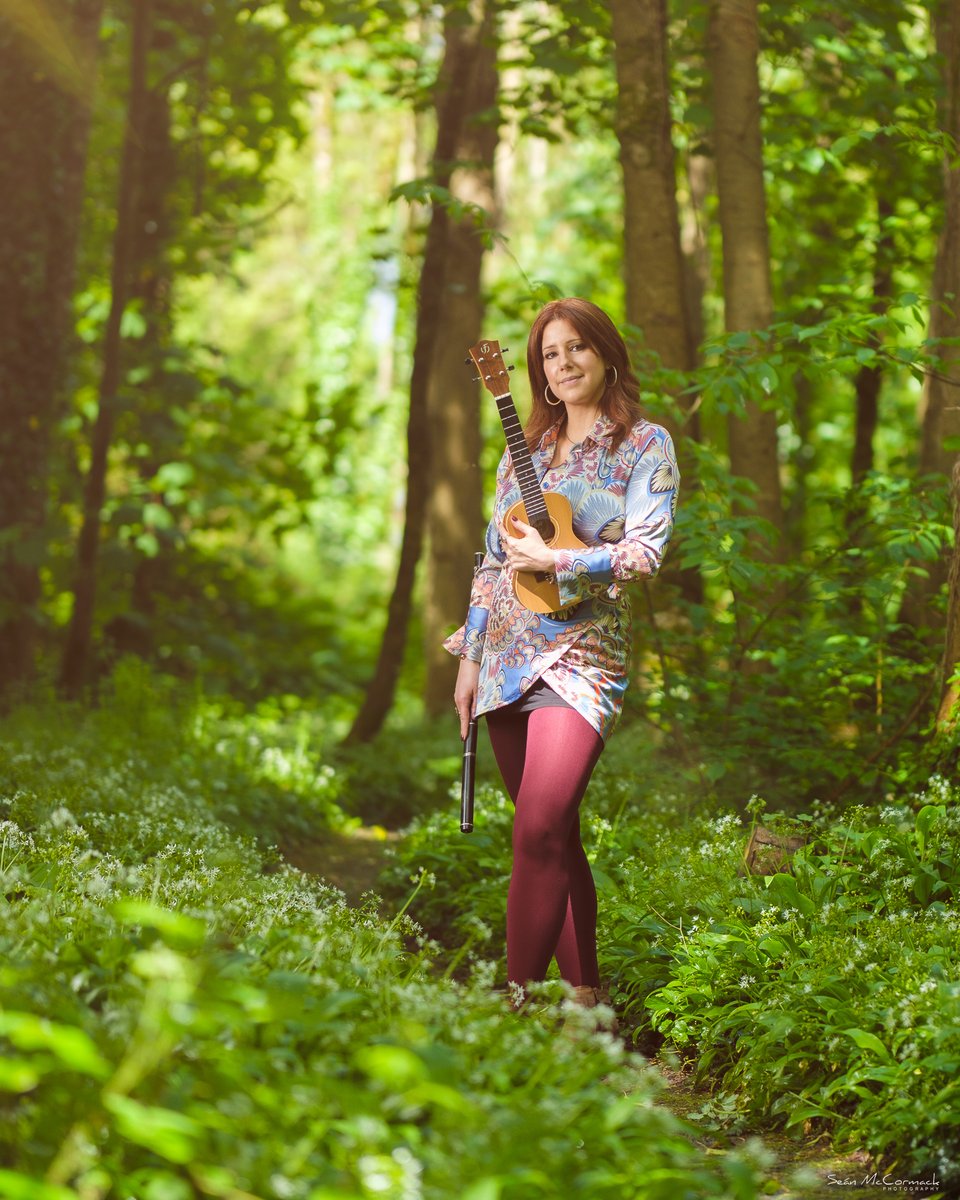 On Friday <a href="/stephgeremia/">Steph Geremia</a> will be playing <a href="/MonroesLive/">Monroe's Live</a> as part of the <a href="/GalwayIntArts/">Galway International Arts Festival</a>. I'd love to see the gig, but I'm booked to shoot another one. Get along if you can.