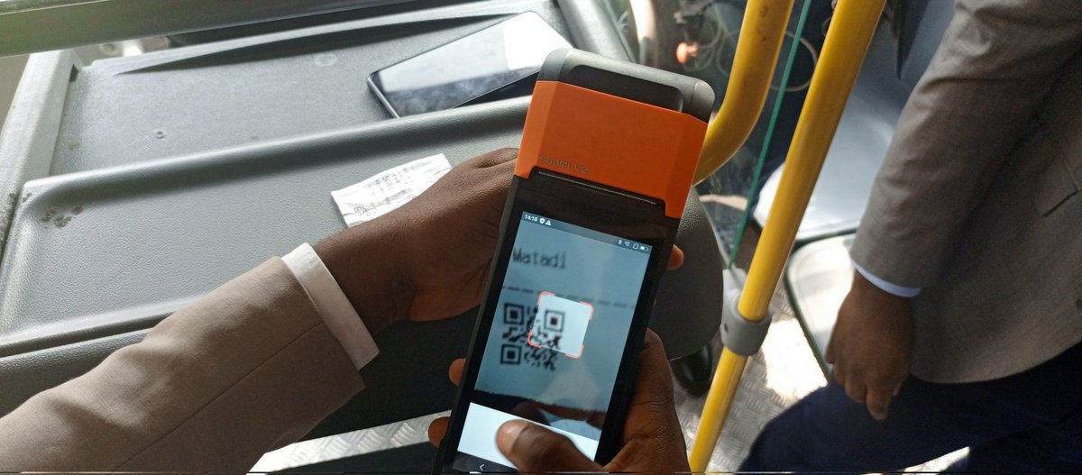 CongoTransports's tweet photo. #RDC: Le Ministre des transports satisfait de la numérisation de la gestion de Transco. De la billetterie électronique à la télé surveillance des recettes, du carburant et passagers à bord grâce à la Camera et terminaux émetteurs des billets, le numérique impulse une révolution https://t.co/vSfX37C7yX