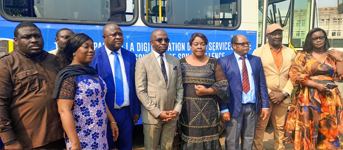 CongoTransports's tweet photo. #RDC: Le Ministre des transports satisfait de la numérisation de la gestion de Transco. De la billetterie électronique à la télé surveillance des recettes, du carburant et passagers à bord grâce à la Camera et terminaux émetteurs des billets, le numérique impulse une révolution https://t.co/vSfX37C7yX