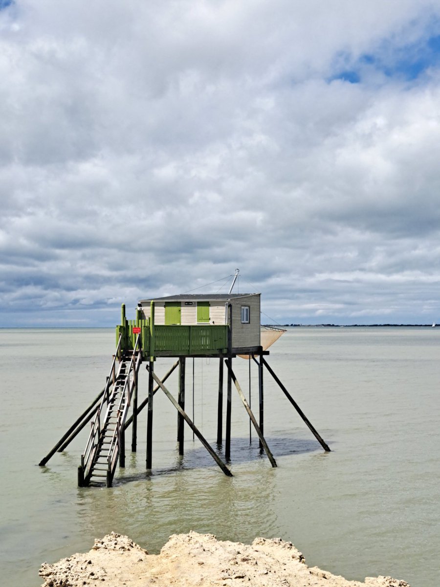 HildeStuyck's tweet photo. Carrelets op Ile Madame
#rochefort-Ocean #Ile Madame #weerfoto #carrelets #vakantieherinneringen https://t.co/tpQsRWh5SZ