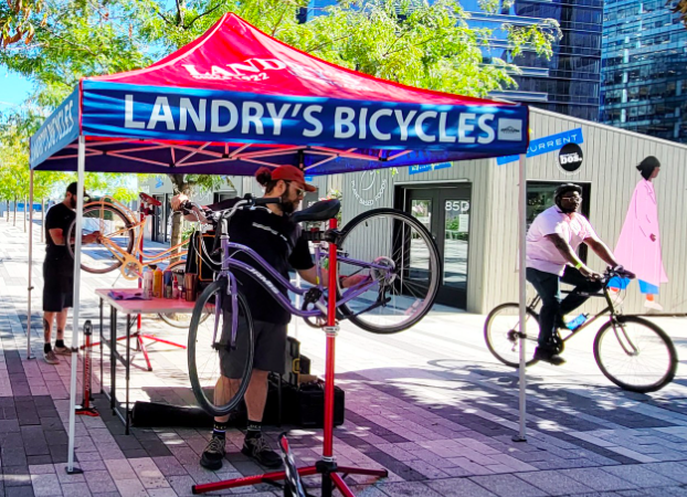 SeaportTMA's tweet photo. We are more than halfway through Bike Seaport 2023. So far, we’ve provided nearly 400 free bike check-ups &amp; hundreds of free bike safety accessories to Boston cyclists. A big thanks to our sponsor @amazon and our partner @seaportbos for supporting our biggest season yet! 🚲 https://t.co/fjmUFsaJIj
