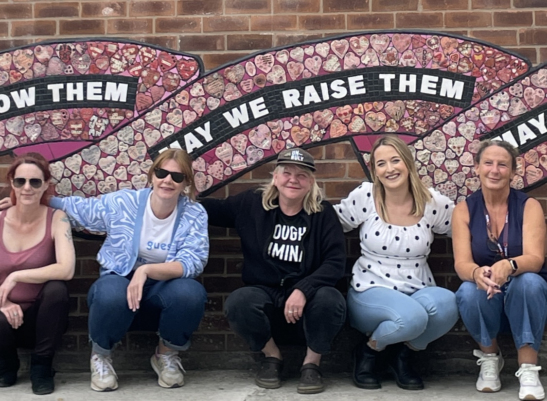 Who's joining us tomorrow at Parr Cons and Working Mens club? We've got a special celebration of new mural Strong Women of St Helens! Here's a sneak peek at a section of the finished mural featuring some of the incredible women that made it happen heartofglass.org.uk/project-and-ev…