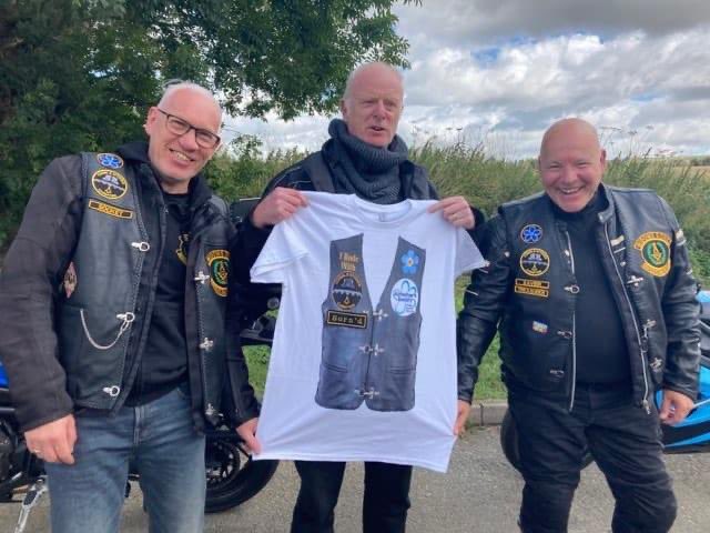 NHMasons's tweet photo. Big thanks to cobble stones chapter of the widows sons for organising a ride out for Pete who has alzheimer's and can no longer ride , Pete said it was like a dream come true as I didn't think he would ever be on a motorbike again.

@UGLE_GrandLodge @Shaun_UGLE https://t.co/4kH6e3cLbc