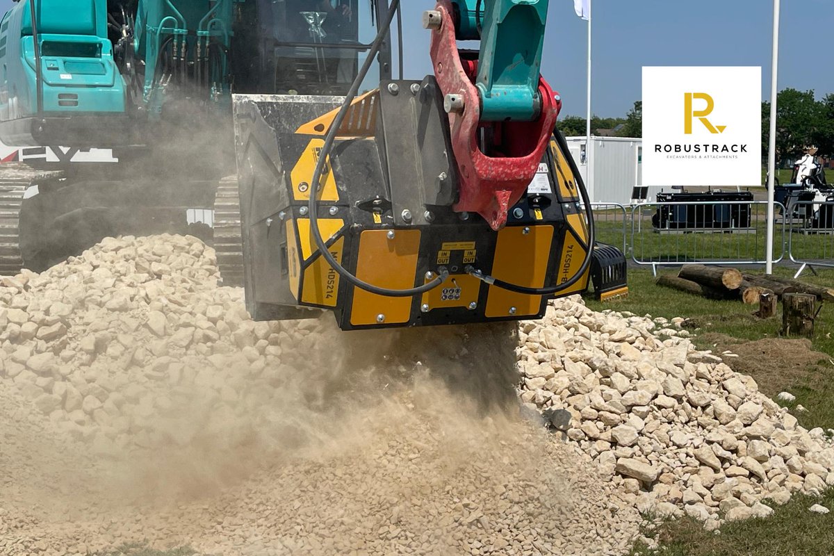 What makes the MB shaft screening bucket so awesome!?!
Find out here in our latest blog 📷 robustrack.co.uk/mb-shaft-scree…
#screeningbucket #recycling #zerowaste