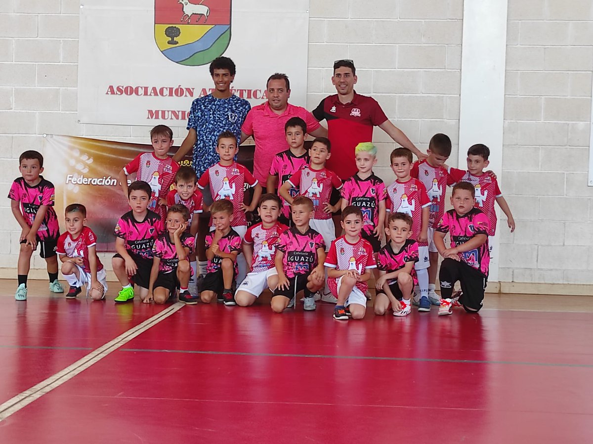 Cdcampos2's tweet photo. Que bien lo pasaron nuestros equipos base en el torneo de las fiestas de San Juan 2023. Gracias a @Ayto_Campos por su colaboración y a nuestros amigos del @intermurciafs por su presencia. Seguimos nuestro camino CAMPEROS. @muleo1 @IvnPrezCalixto1 @pedrolison111 @jdlotas1989.⚽️⚽️ https://t.co/C17VjDnY35
