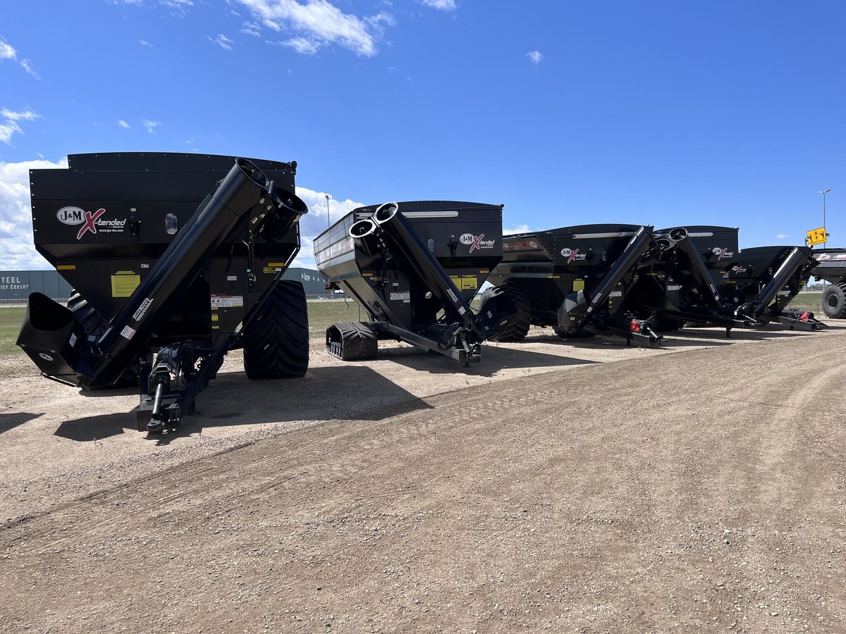 flamangroup's tweet photo. Harvest is just around the corner &amp; our lots are stocked with grain carts to increase efficiency on your farm this year. Whether you’re shopping for a new or used cart or looking to upgrade your old cart – we can help.

View our grain cart inventory here: https://t.co/QNBScXSExa https://t.co/s50yDjW1ry