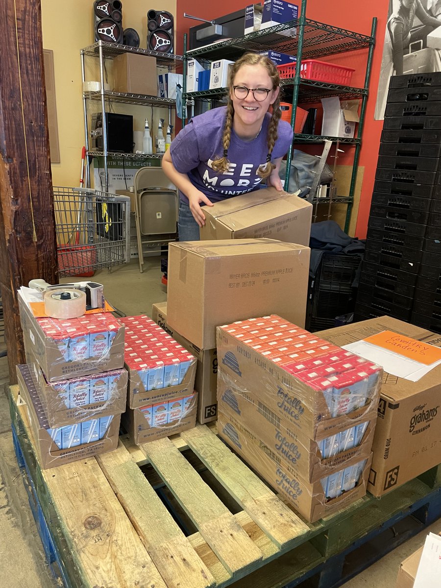 FeedMoreInc's tweet photo. #HappyInternDay! Thankful for this awesome group of summer interns and ALL the good they're doing for our mission, and most importantly, our neighbors experiencing #FoodInsecurity. https://t.co/nHQ2cMWhZt