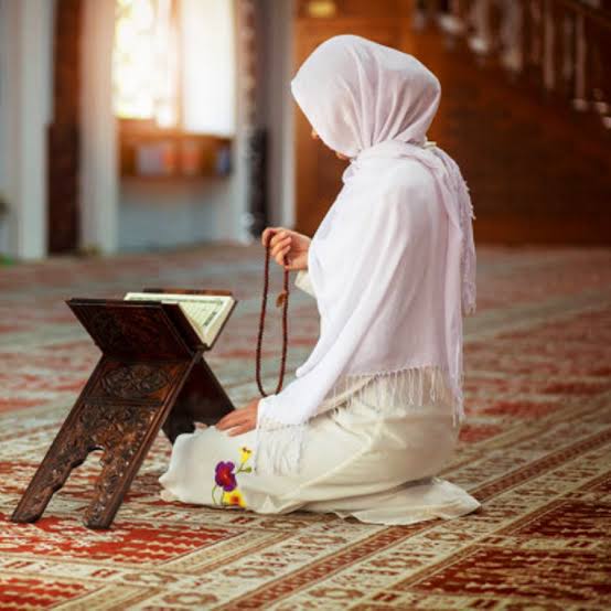 hatice61talay's tweet photo. Allah'ım; Yolda olana "Selâmet" Hasta olana "Afiyet" Darda olana "Metanet" Nasip Eyle.. https://t.co/fxRqOEsRff