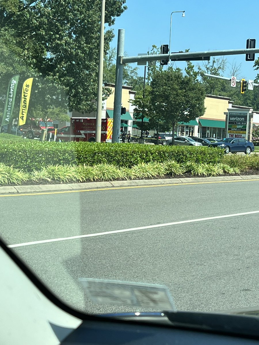 melburnor's tweet photo. @WAVY_News Drove out of my neighborhood just as this was going down. Very scary to see! https://t.co/2yUSVbr1w5