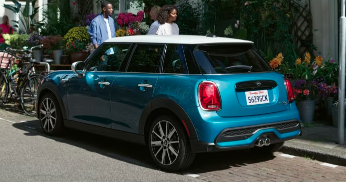 ArlingtonMINI's tweet image. Discover the spacious and versatile MINI Hardtop 4 Door! Experience its premium features and dynamic handling. 🚀🌟 #MINIFamily #DynamicPerformance #AcceleRide

pulse.ly/ak4wvc887y