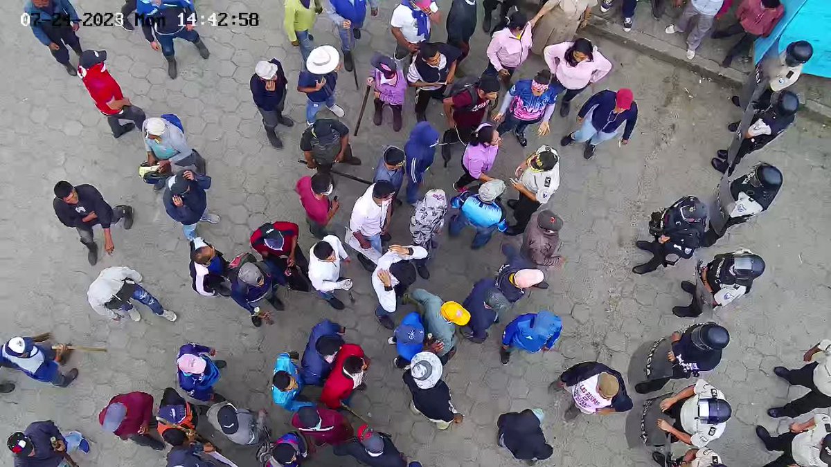 #PaloQuemado ha sido intervenido por antimineros ajenos a la zona.El 24 de julio, secuestraron a varios policías y amenazando a 4 técnicos de @RecNaturalesEC, evitando el proceso de Consulta Ambiental del Proyecto <a href="/laplatamining/">Proyecto La Plata</a>, que tiene el 71% de apoyo de los pobladores.