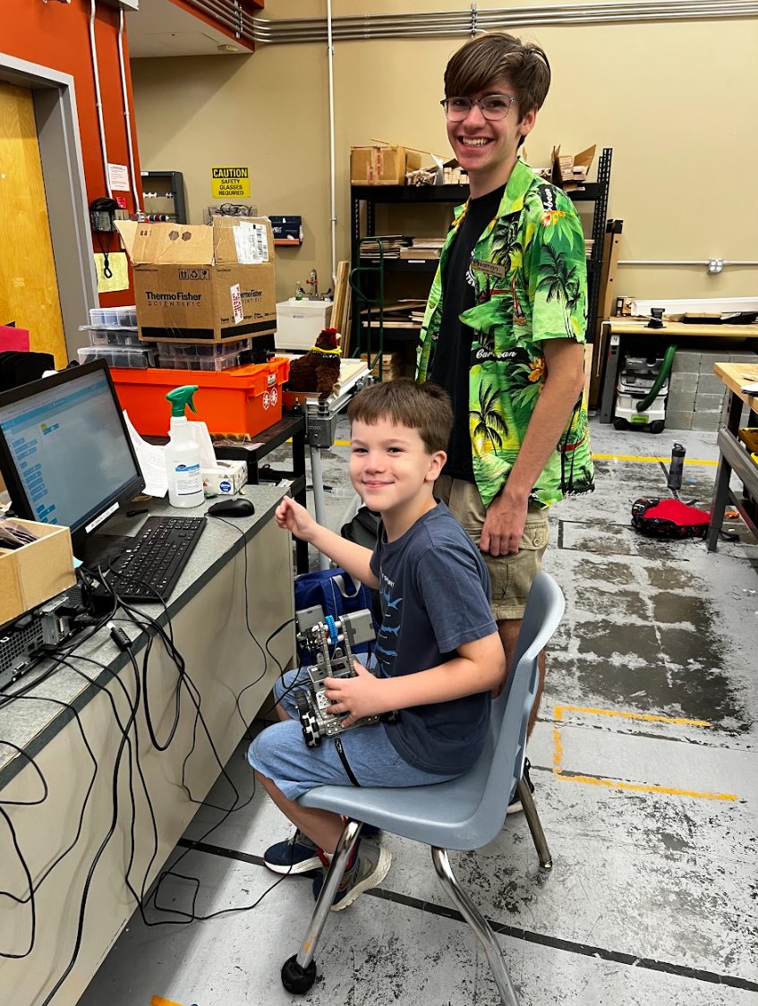 nkhsrobotics's tweet photo. Today our elementary aged campers took on some mini-challenges and our middle schoolers started to combine autonomous and driver controlled robotics to complete "Package Dash!" https://t.co/s0QTdowh5r