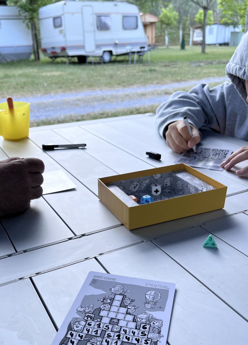 BrainPicnicNews's tweet photo. Eo! Los que estáis de camping!!! ⛺️
¿A qué estáis jugando?
#rolltothetop #campinglovers https://t.co/MQbunLR8kD