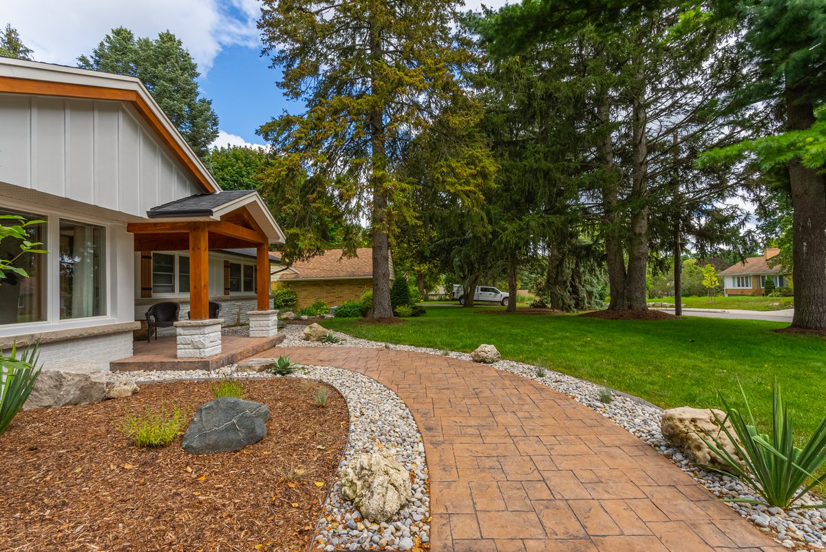 AKKOLTD's tweet image. Patterned concrete increases curb appeal and offers unique design options.  It creates attractive outdoor spaces, enhancing your overall home value.

#walkways #patternconcrete #sidewalks #flatwork #strathroy #londonontario #stthomasontario