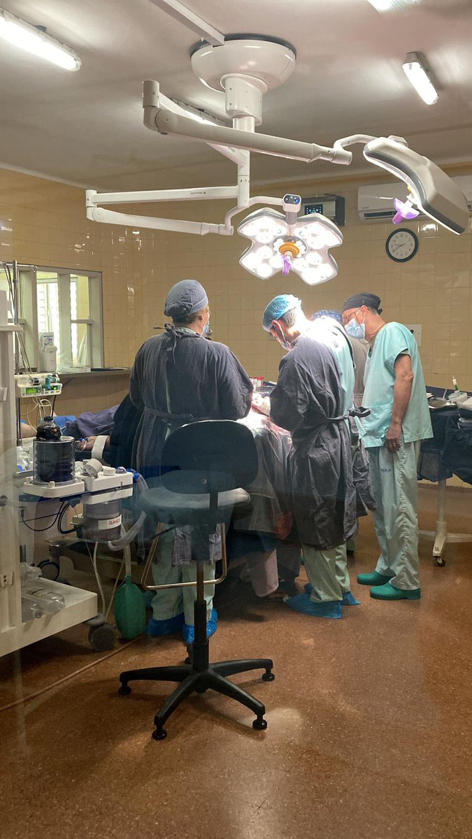 Continúan las buenas noticias desde el norte del país: Después de 20 años, el Hospital Regional de #Salto realiza nuevamente #neurocirugía Los profesionales estuvieron liderados por el Dr. Juan Aramburu #OrgullososDeNuestrosEquipos 💪