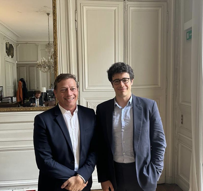 A l’approche des assises du #BTP du mois de septembre, <a href="/reponcapeb/">Jean-Christophe Repon</a> a eu 1 rdv de travail avec <a href="/AntoinePellion/">Antoine Pellion</a> sur les 15 propositions @CAPEB. La teneur des échanges laisse notamment espérer des arbitrages positifs sur les #GME, les contrôles sur chantier, le prêt vert en 3 clics.