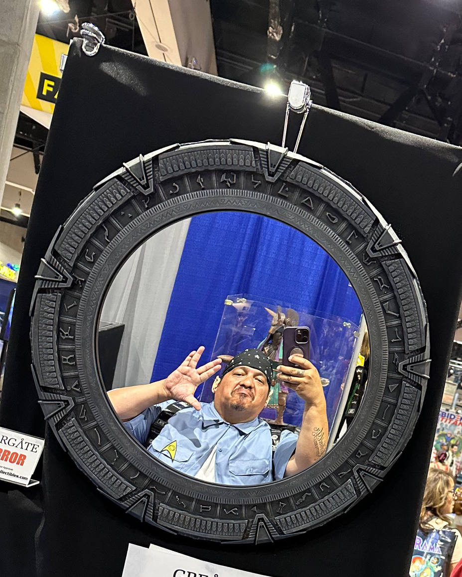 Finalists for our Great #HCGStargate Mirror Selfie Competition, please LIKE your favorite. #2

"Beam me up?"  darknytestudios