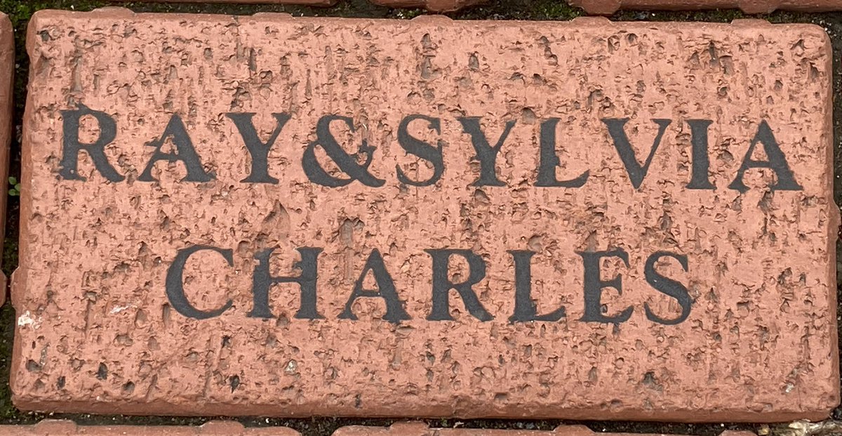 Lewis730Sharon's tweet photo. Hunting my parents brick at Old Trafford and take a photo of your favourite player whilst looking 👀 @Sharpeyofficial https://t.co/fmVGYP5wmh