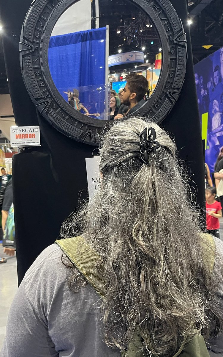 Finalists for our Great #HCGStargate Mirror Selfie Competition, please LIKE your favorite. #1
"You Must Be This Tall for Gate Travel"
@ fatsavagecosplay