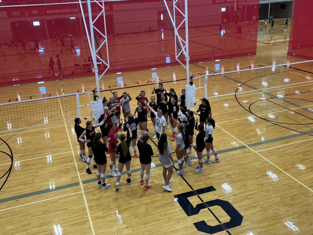 VistaRidgeVball's tweet photo. That’s a wrap for our 10-12th camp. Ready to get started Monday!! https://t.co/SFROX6zf3F