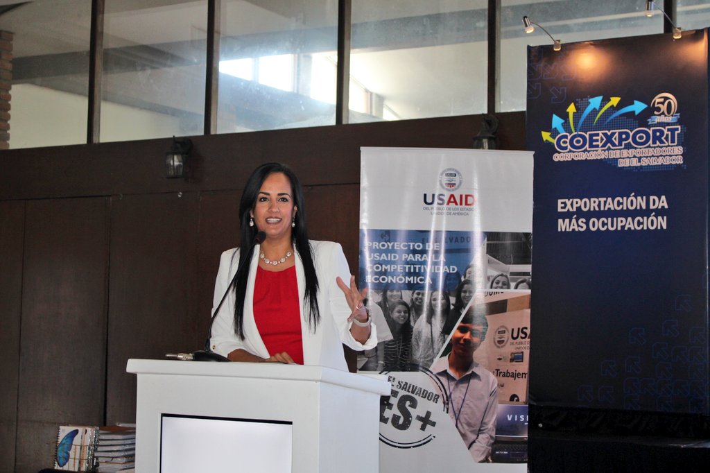 COEXPORT's tweet photo. @USAIDES El programa fue ejecutado por destacados especialistas internacionales del Programa de Liderazgo en América Latina de la Escuela de Negocios McDonough de la Universidad de Georgetown. https://t.co/PQdTcvLGrX