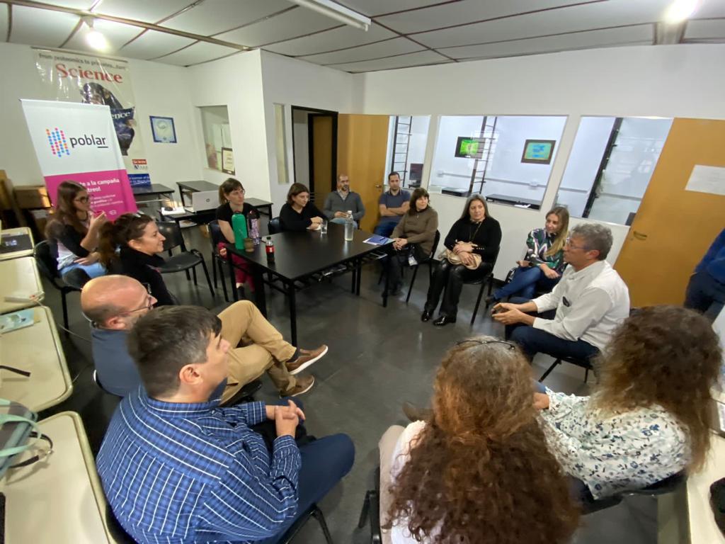AnaFranchi3's tweet photo. de Materiales de Misiones, el nodo Posadas del Instituto de Biología Subtropical y el nodo Misiones de #PoblAr. Es necesario enfocar cada acción al fortalecimiento de la #federalización y desarrollo de un sistema CyT al servicio del crecimiento con inclusión del país. 🇦🇷 https://t.co/K4i9adB2FA
