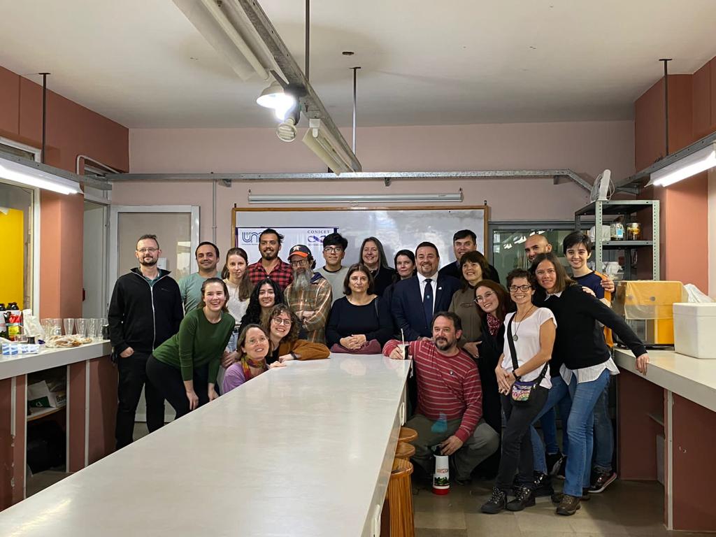 AnaFranchi3's tweet photo. de Materiales de Misiones, el nodo Posadas del Instituto de Biología Subtropical y el nodo Misiones de #PoblAr. Es necesario enfocar cada acción al fortalecimiento de la #federalización y desarrollo de un sistema CyT al servicio del crecimiento con inclusión del país. 🇦🇷 https://t.co/K4i9adB2FA