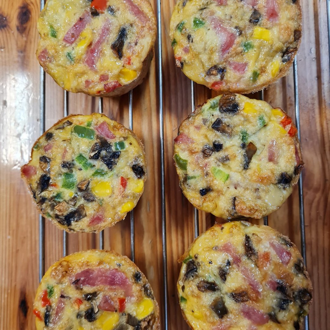 Packed with protein and bursting with colourful vegetables, these delightful muffins make for a wholesome breakfast or a satisfying on-the-go snack 🥰🍳

📷 Credit to our member Bryce

If you want to get this recipe, click here 👉 bit.ly/3Om6Xd9