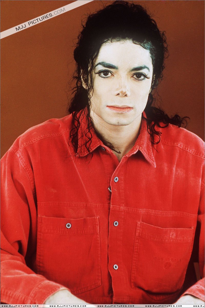 RIPKING0fP0P's tweet photo. It’s no longer about who’s guilty and who’s innocent 

It’s about who’s lying and who’s telling the truth. 

Who do you believe? #MJinnocent https://t.co/IKFIvs7rPe
