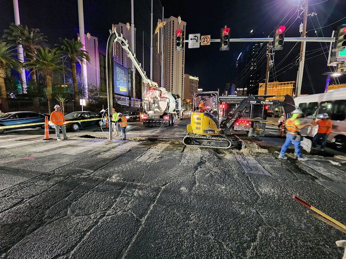 CongruexGroup's tweet image. SCI and HHS have been actively involved in the Las Vegas community recently, proudly collaborating with Formula 1 to provide utility solutions, dig trenches, and place conduit along the proposed Las Vegas Grand Prix track.

#OneCongruex #NetworksBuiltBetter #LVGP