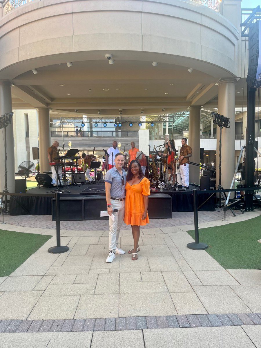 RebaCBS6's tweet photo. Coming in hot. For real! Come check out the smoking hot, InsideOut Band @ShortPumpMall. Come join @OnAirJackson and me for the tonight’s summer concert series from 6pm to 8pm. https://t.co/wcbhFsisAQ