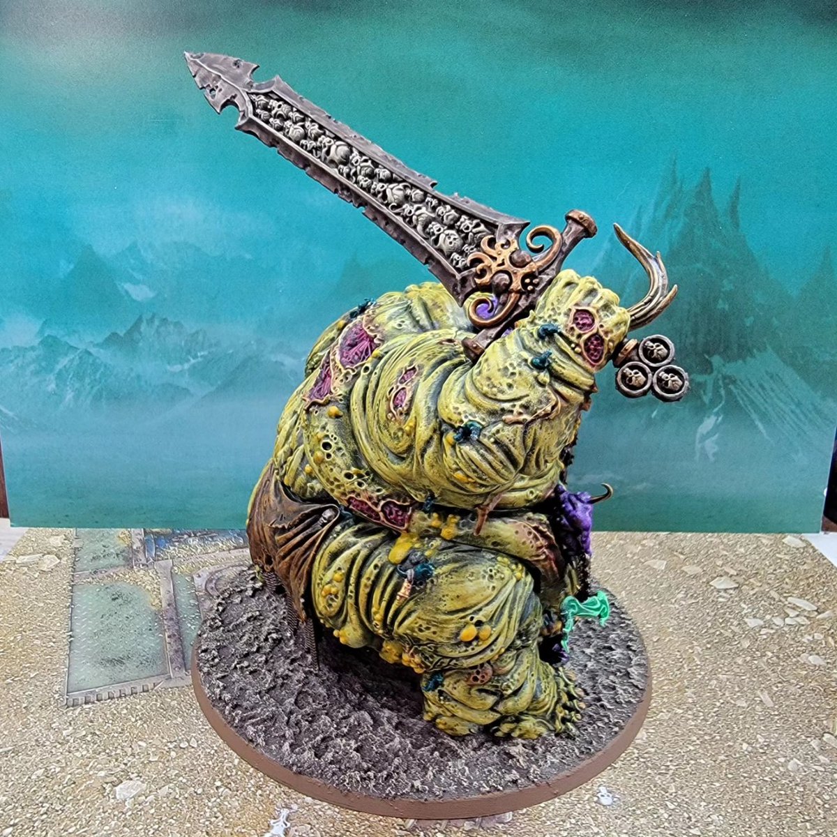 Syward1691's tweet photo. My Great Unclean One is by far my favorite model I've ever completed.  

#nurgle #greatuncleanone #chaosdaemons #wh40k #new40k #miniaturepainting #tabletopminiatures #warhammercommunity #gamesworkshop https://t.co/Y64AWTRda3