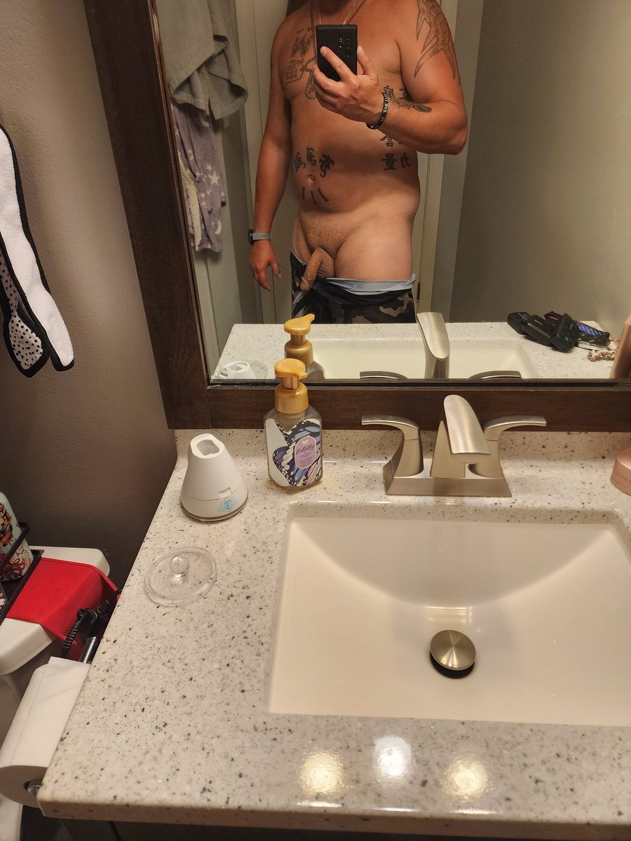 Justme8410's tweet photo. A little after swim selfie https://t.co/TbirJnOuIS