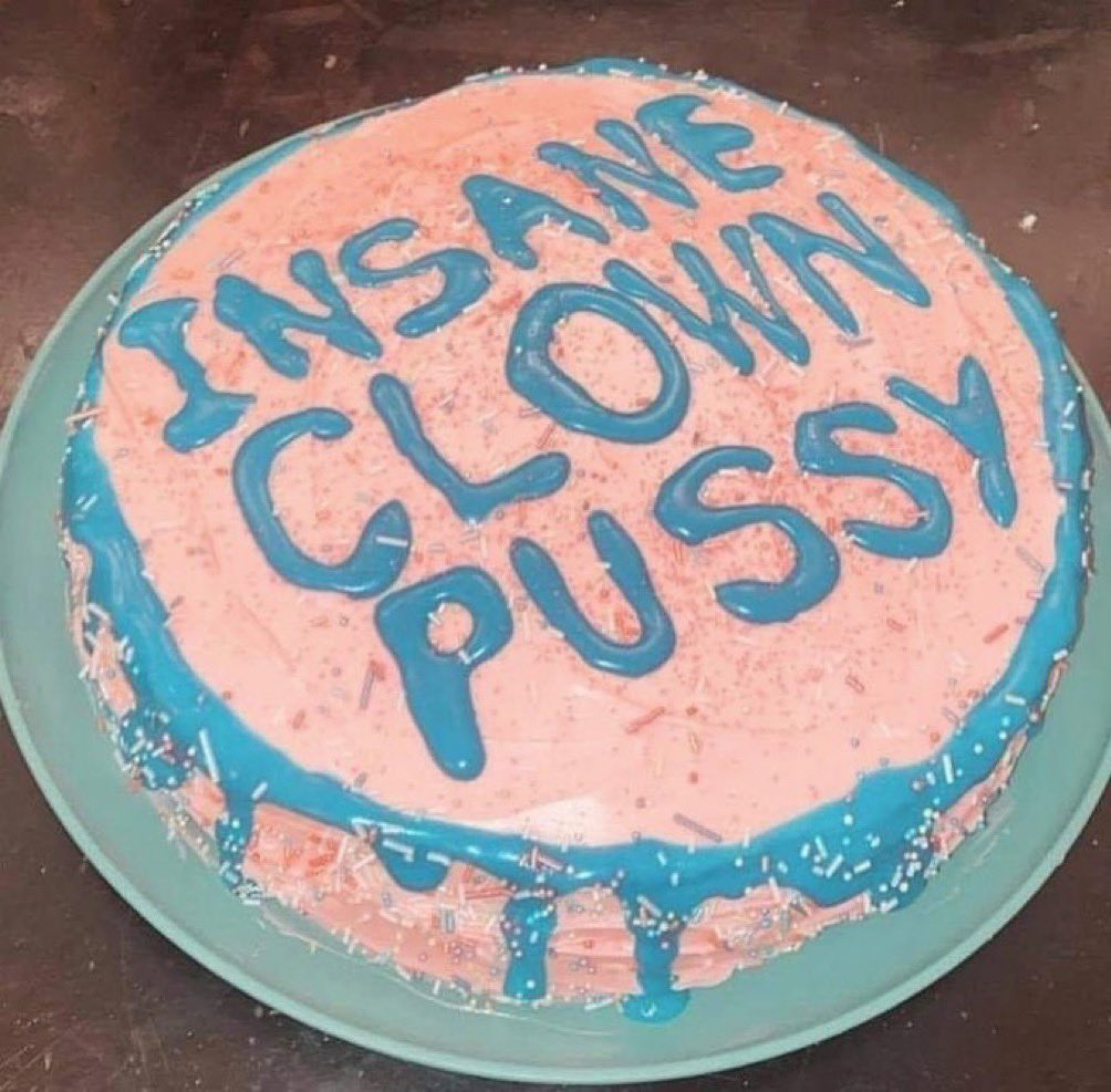 i   made   a   cake   for   everyone    ׅ⎖