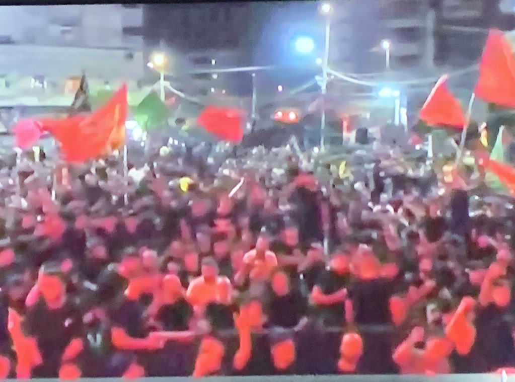 سأبكي معكم #الحسين
لانه الايمان بالحق
ولانه #الثورة على الطغيان والفساد #والمتاجرة_بالله
اين نحن من الايمان
واين نحن من الثورة على المفسدين
سأبكي معكم على حالنا المهللة للظالم
سألطم معكم نفسي الساكتة
#هيهات_منا_الذلة ونحن اذلّاء
#قاتلنا_التنين وانتصرنا ونخسر امام ثعالب وارانب🥲