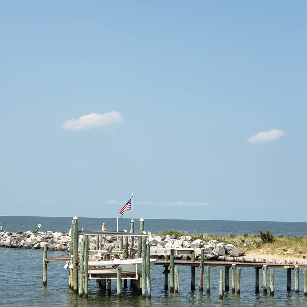 HudgensMolly's tweet image. ❤ed sharing our @CMOH_Society @CitizenHonors @SafeSchoolsOrg @dbc_inc @MohMuseum @MedalofHonorCDP #savingsycamore story w/ the Virginia Department of Criminal Justice Services...and really loved Bob, the therapy🐕 #gobesomekidshero #mohstrong #dbcincbooks #Psalm91 #safeandsound