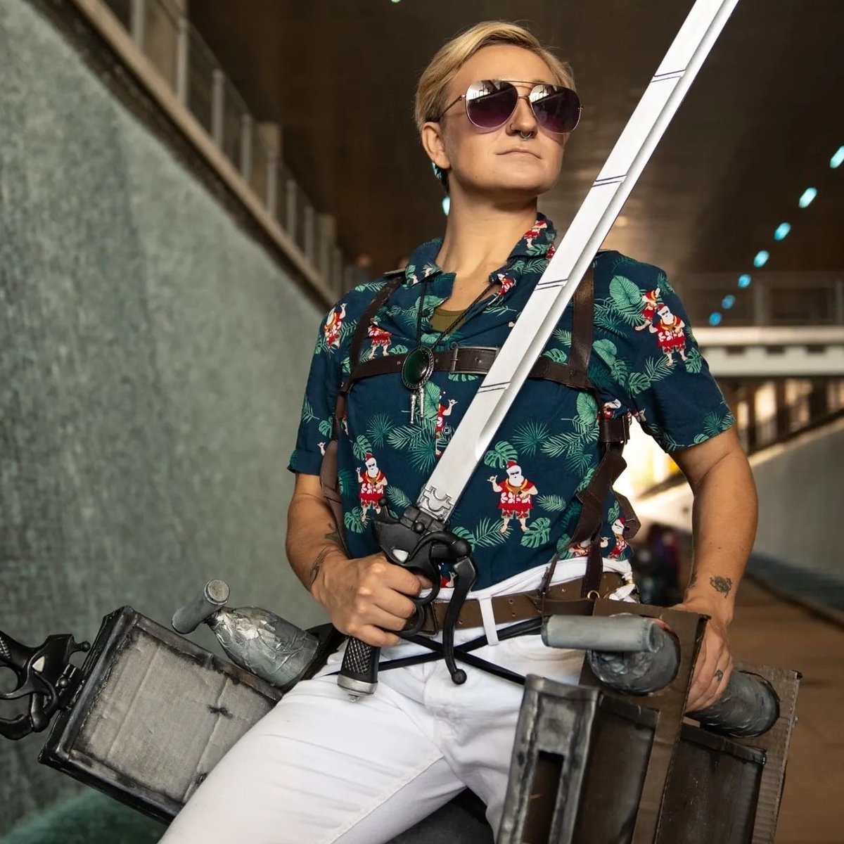 Alexsaursaur's tweet photo. I'm obsessed with these ⚔️💚

#erwin #aotcosplay #cosplayer https://t.co/stIBm4xoPX