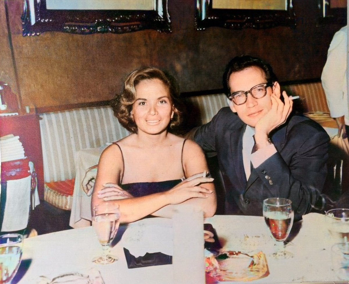 Aesthetic_VZLA's tweet photo. Renny Ottolina en una cena con Renée Lozada. https://t.co/v0wE4SSbeP