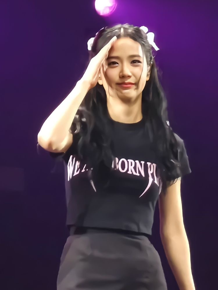 jichuhourly's tweet photo. #지수 #JISOO https://t.co/QBv35FlMzm