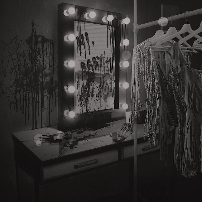 au sda — detention.

dois grupos que se odeiam são obrigados a conviverem em detenção após um conflito entre duas garotas na escola, mas a inusitada morte de uma integrante durante esse período os aterroriza; agora, todos viram suspeitas, inclusive seus melhores amigos.