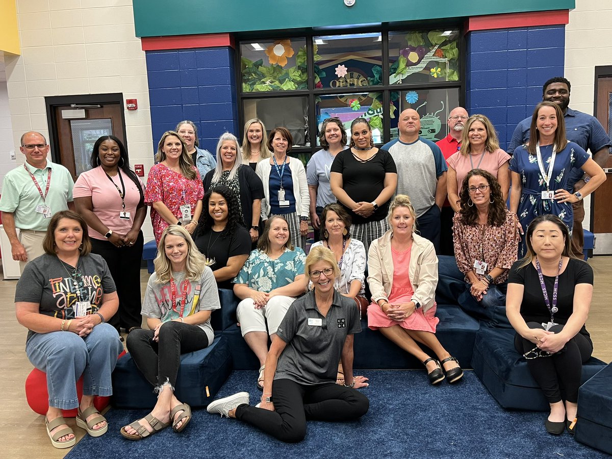 shadrak1's tweet photo. What a great group today! These Madison County AL educators had a phenomenal attitude during our CS Fundamentals workshop! Thank you @RachelEvansEdD for scheduling this PD through @AplusCR & @codeorg! I hope I get to do your Day 2!! #mcsscomputerscience https://t.co/SJ4aE1UGnE
