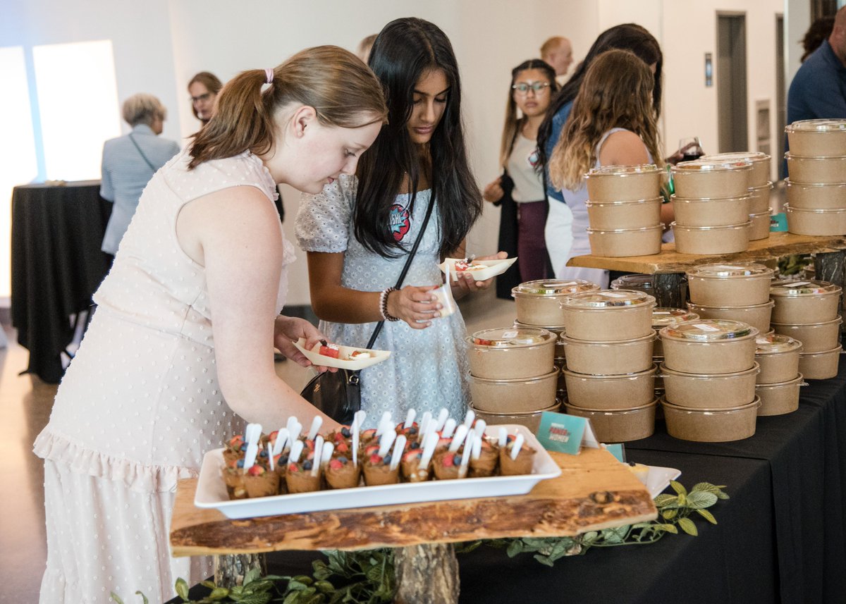 myunitedway's tweet photo. When it comes to event suppliers and catering, we make the effort to shop locally.

💬 "We do our best to build strong and vibrant communities with our dollars." - John, Events and Sponsorship

We're always looking for new vendors! Retweet &amp; tag your fave #yeg &amp; area vendors 👋 https://t.co/p82zA2zuZk