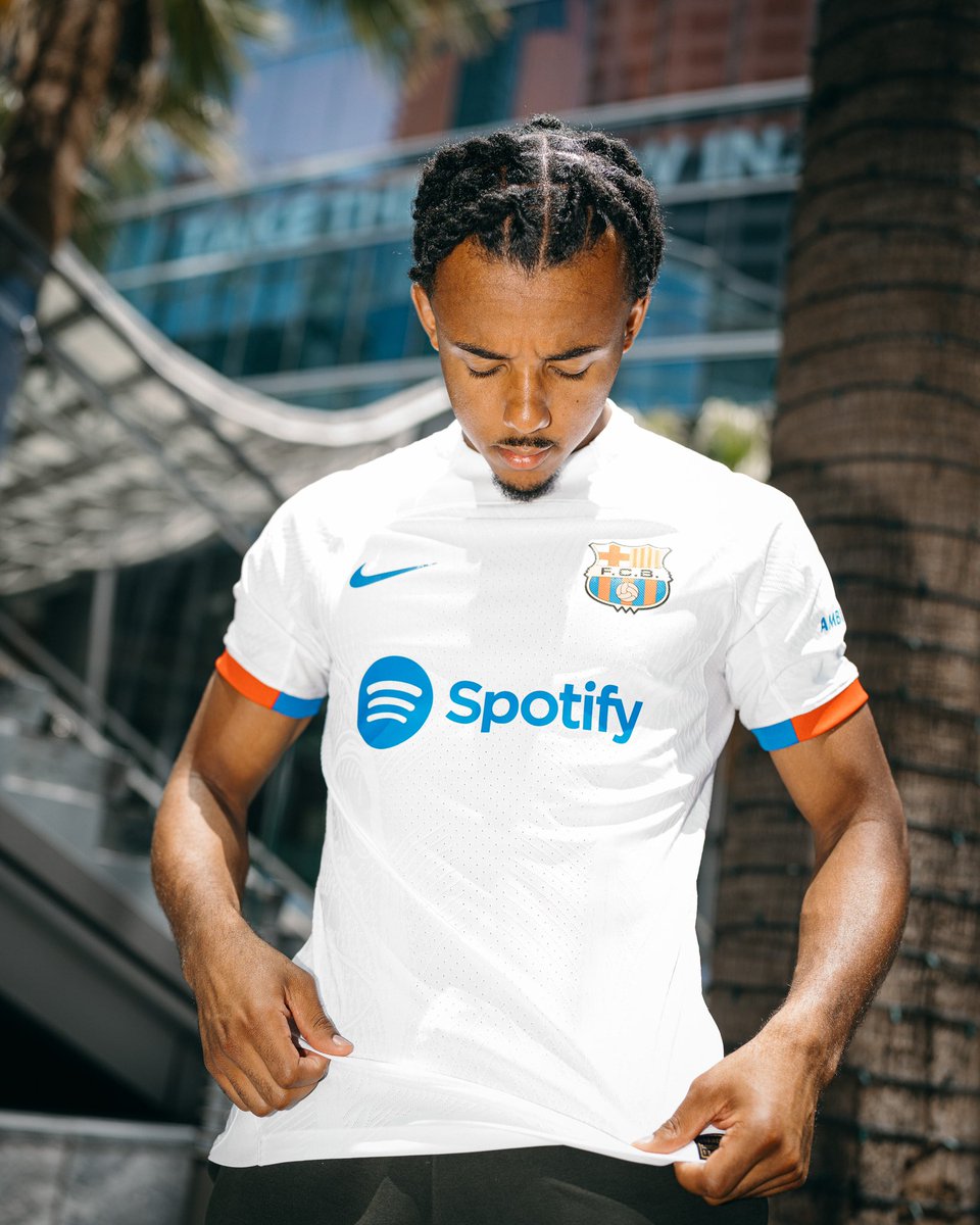 FCBarcelona's tweet photo. InStyle https://t.co/I29Z0TNpF0