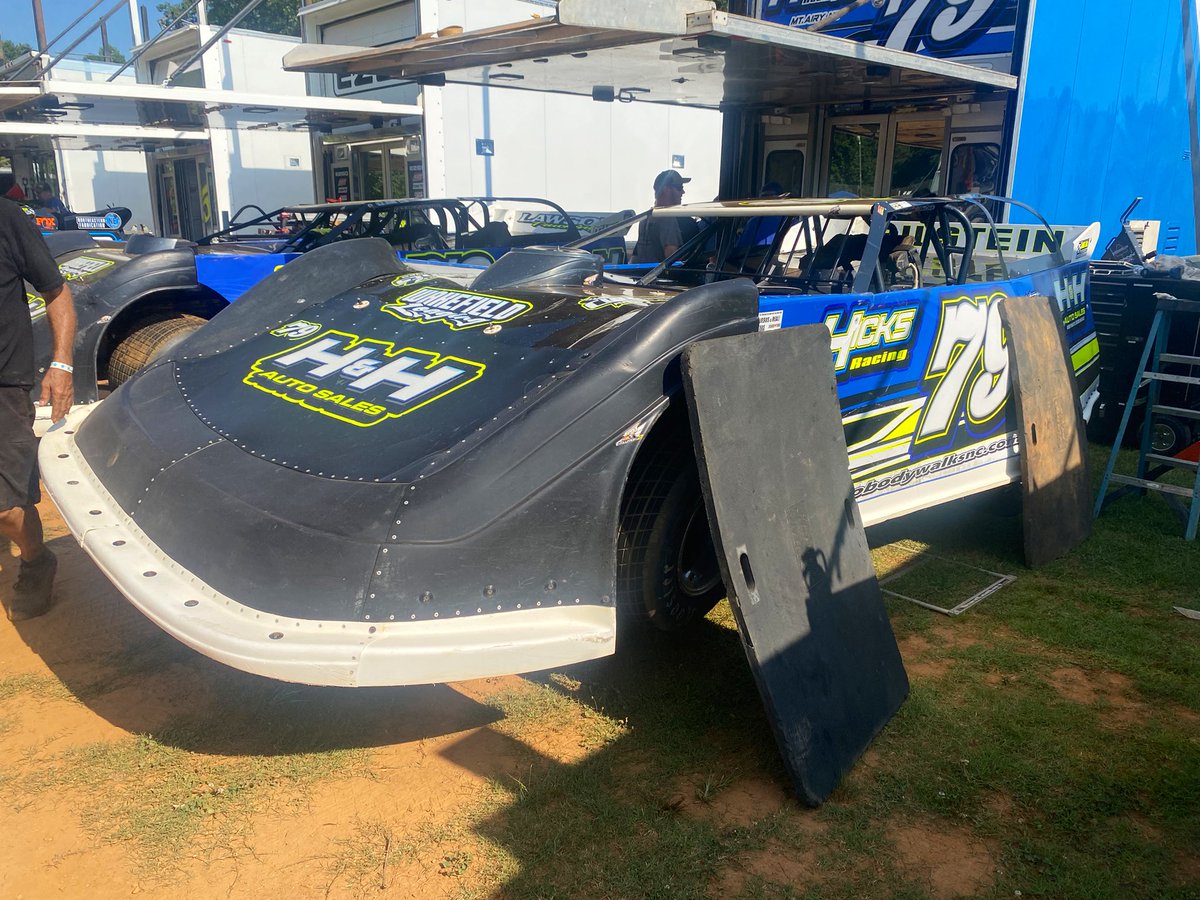 Both the Billy Hicks racing machines have been unloaded for Dawsonville, Georgia’s <a href="/7DonaldMcIntosh/">Donald McIntosh</a> 

He sits 3rd in the <a href="/SchaefferOil/">Schaeffer Oil</a> <a href="/SoNationals/">Southern Nationals Series</a> standings, slowly but surely getting more comfortable with his new race team
