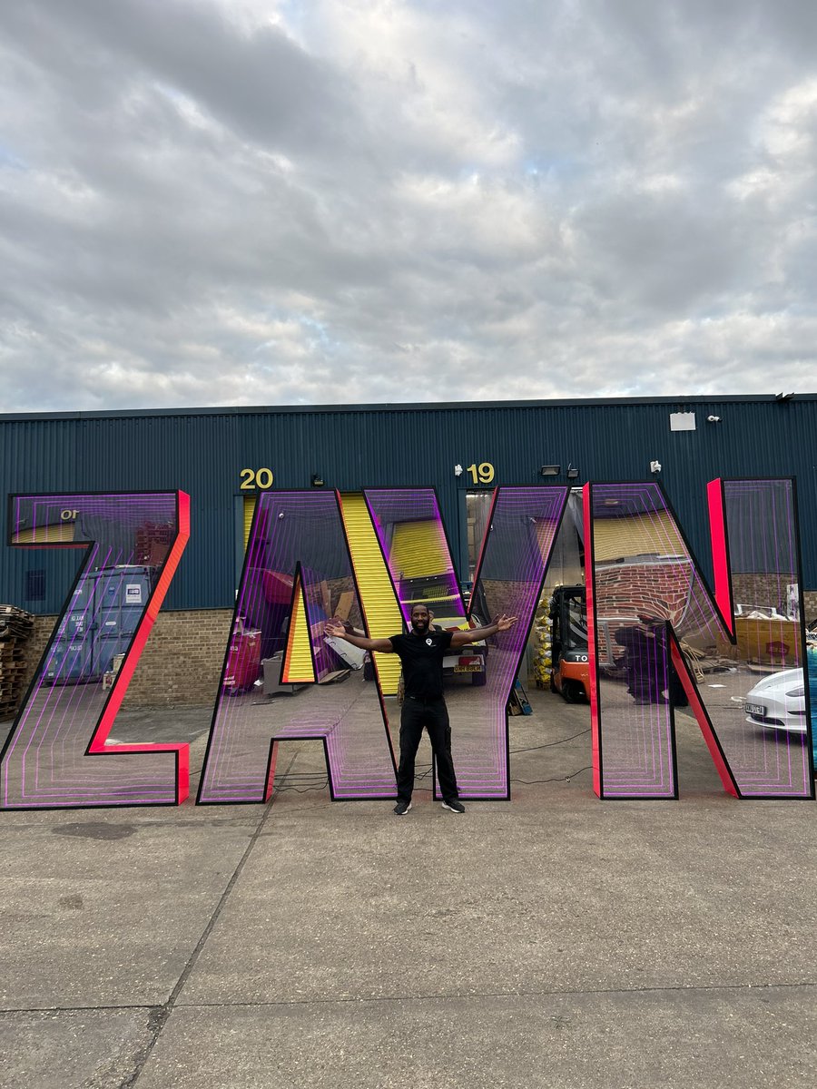 So proud of this <a href="/FlickFirst_Ltd/">FlickFirst_SameDayCourier</a> 

We Were booked to deliver this Activation For <a href="/zaynmalik/">zayn</a> 
For the Release Of His New Single • We delivered 4 3m
Tall Infinity Neon Letters And Transported Them
Around Bradford And London And Captured Content For <a href="/zaynmalik/">zayn</a> And <a href="/islandrecordsuk/">Island Records</a>
